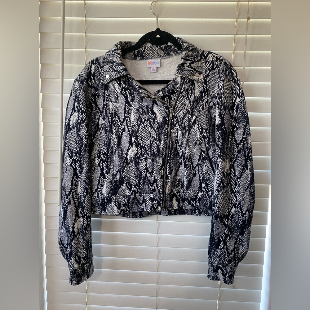 Accepting offers- LuLaRoe Black & White Snake-Print Cropped Jacket
